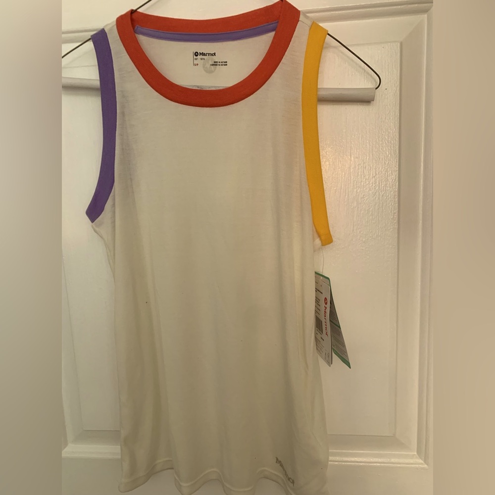 NWT… MARMOT BUTTERY SLEEVELESS TOP
